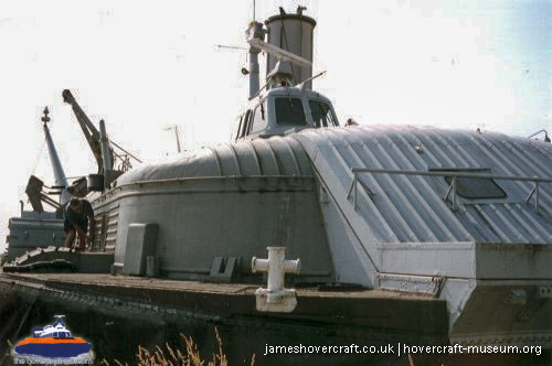 BH7 being moved to The Hovercraft Museum -  (credit: The <a href='http://www.hovercraft-museum.org/' target='_blank'>Hovercraft Museum Trust</a>).